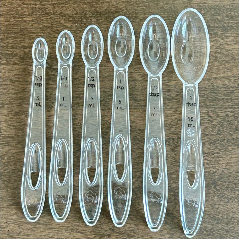 SET OF 6 PAMPERED CHEF CLEAR ACRYLIC SNAP TOGETHER MEASURING SPOONS #2308